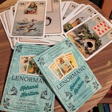 Lenormand Kehanet Destesi (36 Kart + Rehber Kitap)