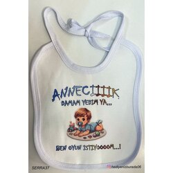 Bebek önlük komple beyaz olabilir.