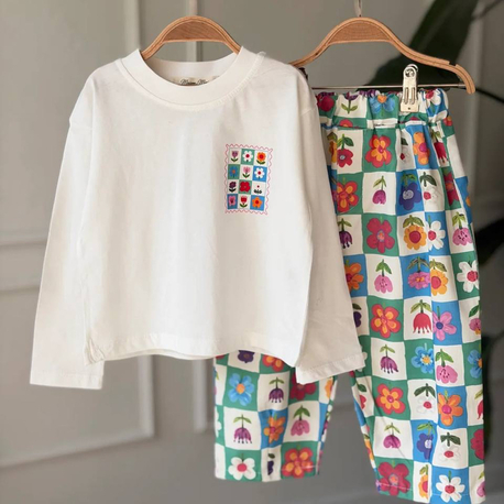 Çiçekli Gabardin Pantolonlu Takım 