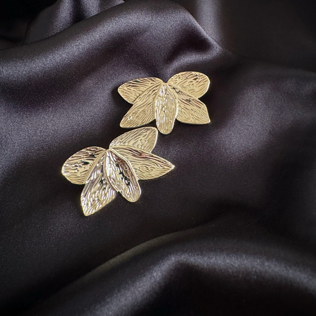 Hiléra Golden Leaf Elegance ✨