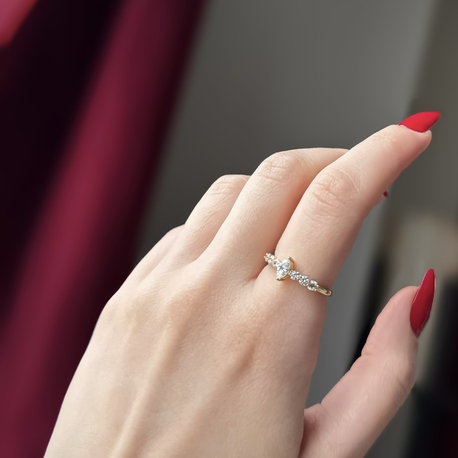 Hiléra Subtle Sparkle Ring ✨
