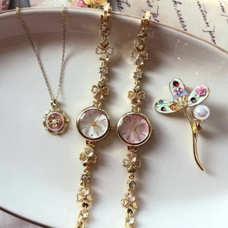 2 adet vintage yonca desen kadın saat