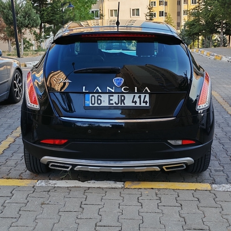 Delta Arka Cam Lancia yazı 