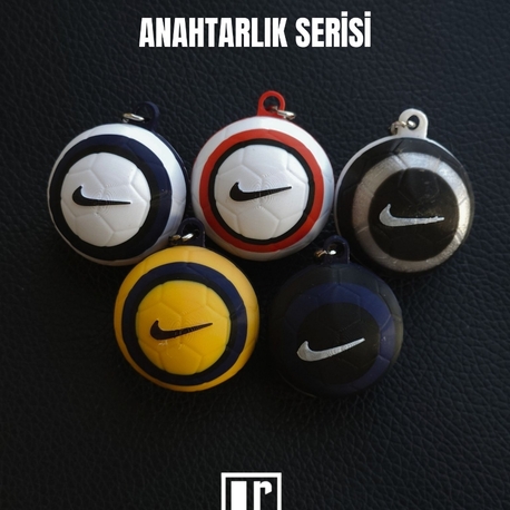 İkonik Total 90 Futbol Topu Anahtarlık