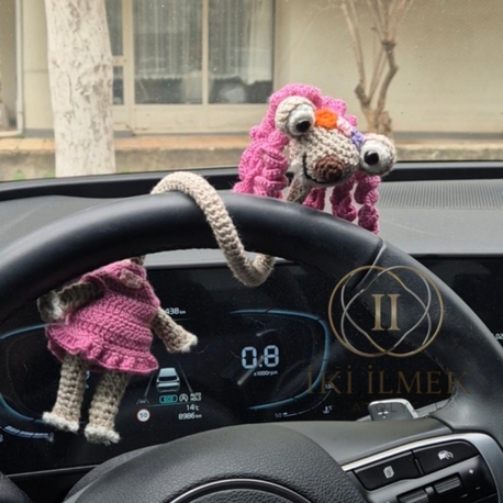 Amigurumi Brooke Araç Süsü | Telli Kıvrılabilen Dikiz Aynası ve Direksiyon Süsü