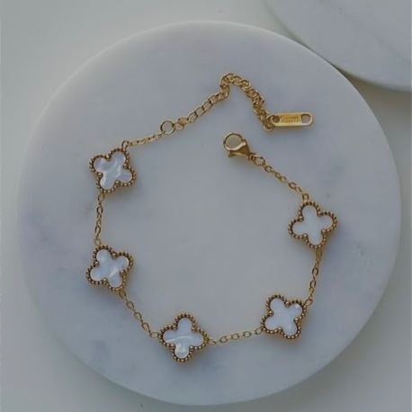 Gold Renkli Beyaz Yonca Model Çelik Kadın Bileklik