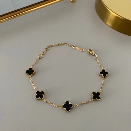 Gold Renkli Yonca Model Kadın Bilelik