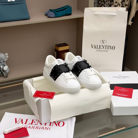 Valentino Rockstud Sneaker