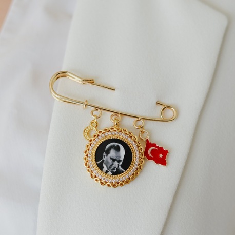 Atatürk Portreli Yaka Broşu-1