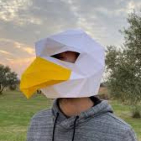 Bakışları Üzerine Çek: 3D Low Poly Kartal Maskesi Kalıbı – Dijital PDF Şablonu