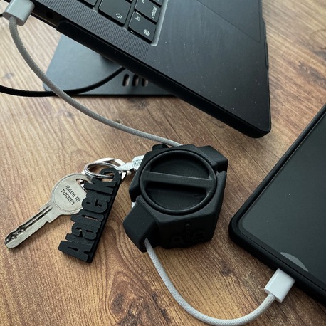 CableSnap ( Kişiye Özel Kablo Düzenleyici Anahtarlık )