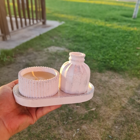 minimalist set 