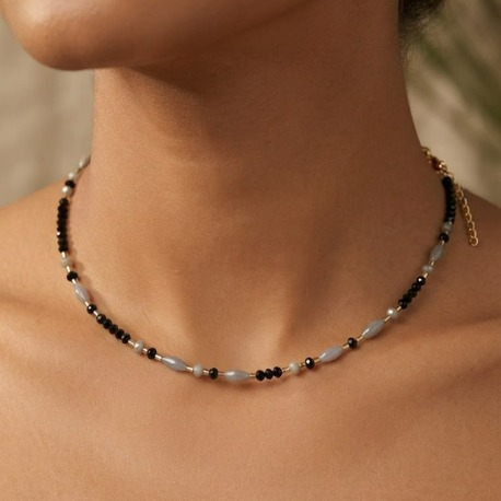 Siyah Kristal & Gri Sedef Choker Kolye