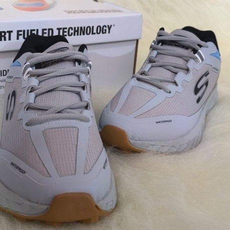 SKECHERS WATERPROOF 