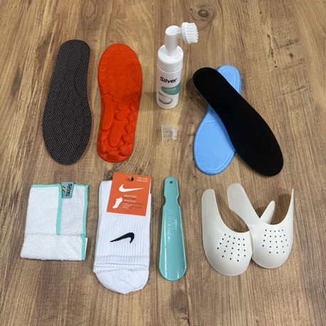 Ortapedik Taban 2 çift , Bakım Seti ,Kırışık önleyici ,çekecek ,temizlik bezi ,çorap Set