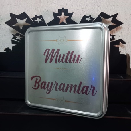 MUTLU BAYRAMLAR YAZILI KARE HEDİYE KUTUSU 
