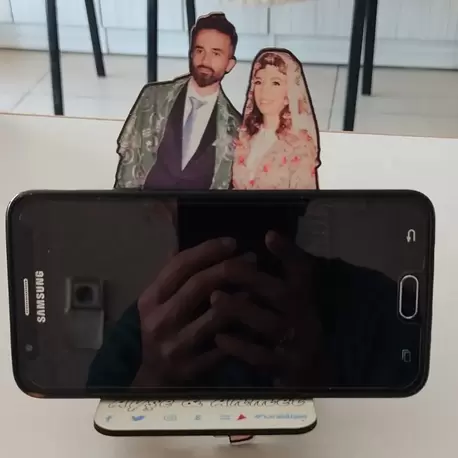 Kişiye Özel Fotoğrafı Ahşap Kesim Telefon Tutucu