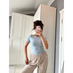 Geniş yaka kısa kollu bebe mavisi bluz