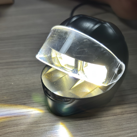 SİYAH KASK MOTORSİKLET LED LAMBA