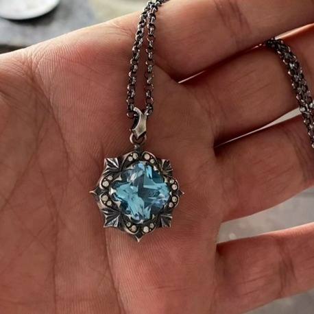 Blue Topaz Taşlı Gümüş Kolye