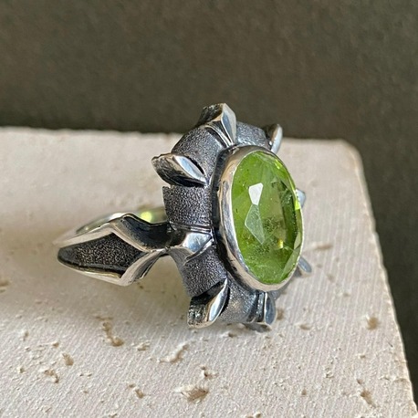 Peridot Taşlı Gümüş Yüzük