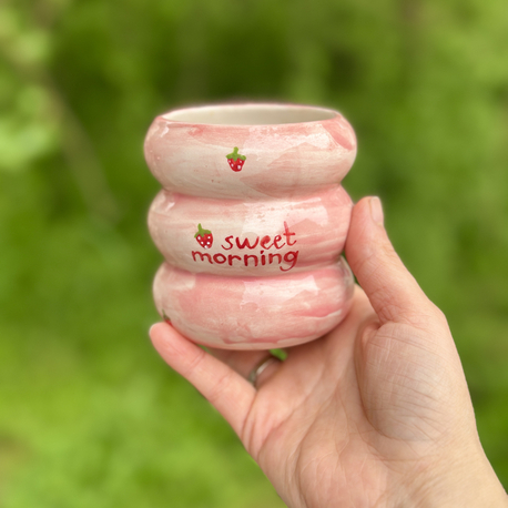 Strawberry Seramik Kupa – El Yapımı Kahve Bardağı (200 ml)