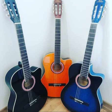 Class 4/4 Öğrenci Gitarı