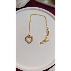 Taşlı Kalpli Gold Renk Kolye