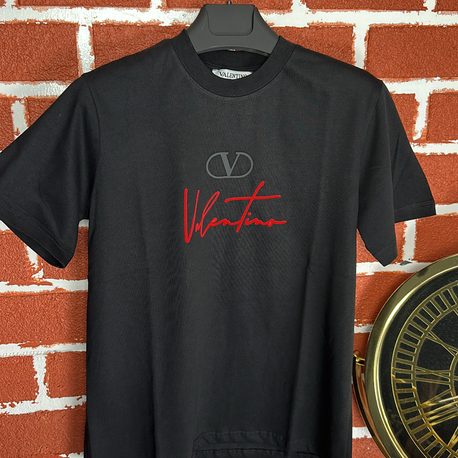 Kırmızı El Yazısı Nakış Logolu Premium T-Shirt