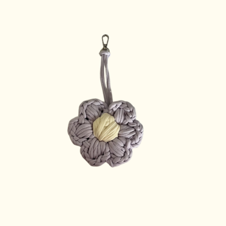 Daisy Charm / Moon Mist