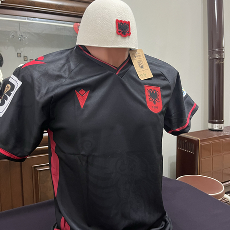 Siyah Arnavutluk Forma