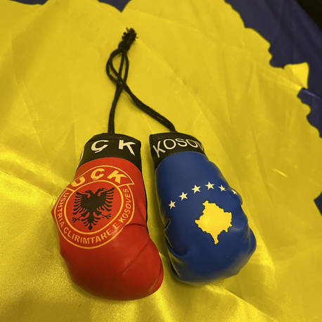 UÇK ve KOSOVA Boks Eldiven Süsü