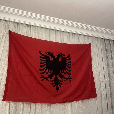 Arnavutluk Kumaş Bayrağı 
