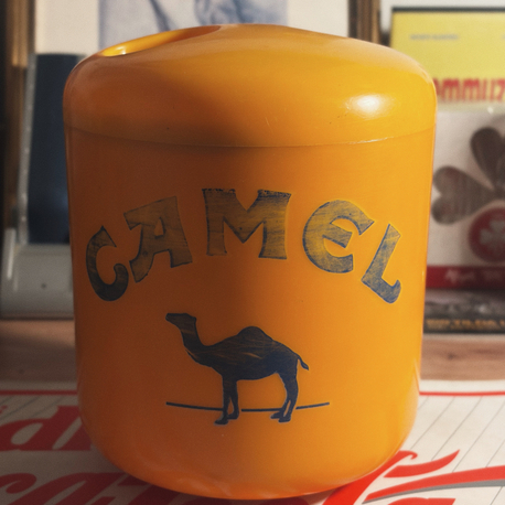 Camel buz kovası