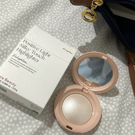 Rare Beauty Highlighter 