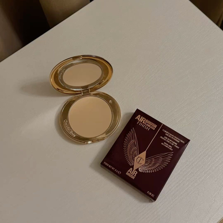 Charlotte Tılbury Aır Brush Fınısh 
