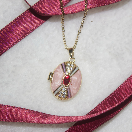Pembe Taşlı Kapaklı Kolye