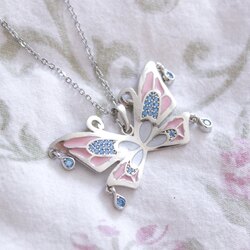 Bloom Enchantix Kanatları Kolye