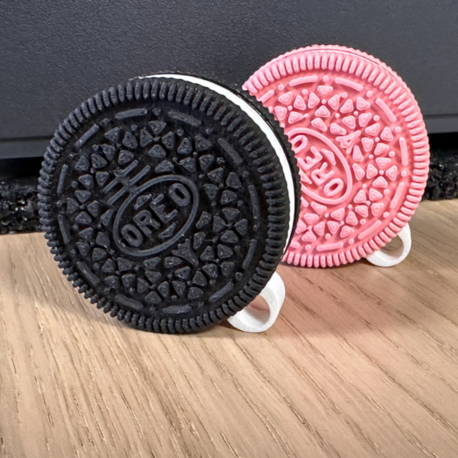 Oreo AirTag Holder Keychain