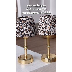 Leopar detaylı masa lambası