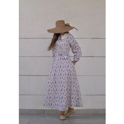 Yaka Detaylı Vintage Cepli Düğmeli Lavanta Desenli Bej Fairytale Elbise