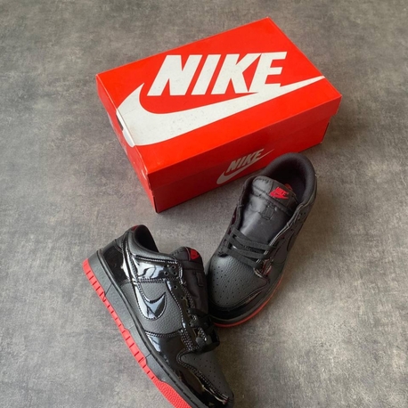 Nike dunk low mafia

