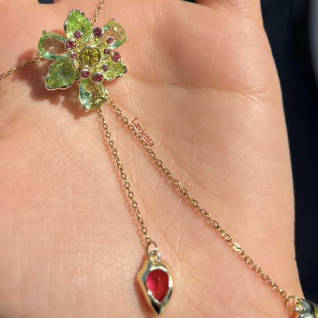 Swarovski Çiçek Model Asansörlü Çelik Kolye 