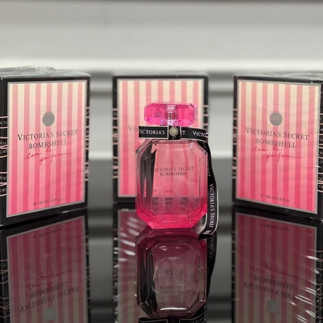 VİCTORİAS SECRET 
BOMBSHELL ❤️
