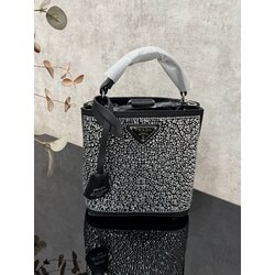 Prada Taşlı Kova Çanta