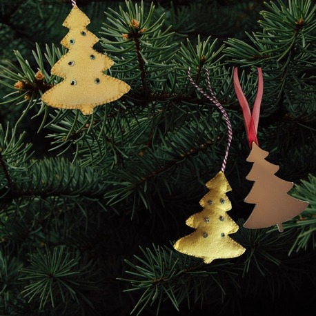 3 adet Yılbaşı Noel Yeni Yıl Süsü, Renkli Keçe, İşlemeli Çam Ağacı ve Altın Pleksi 