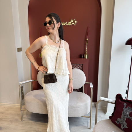 Dantelli astarlı takım