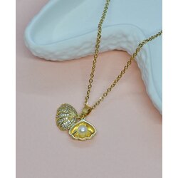 Sea shell necklace