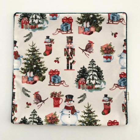 Yılbaşı Figürleri Desenli Kırlent Kılıfı 45x45