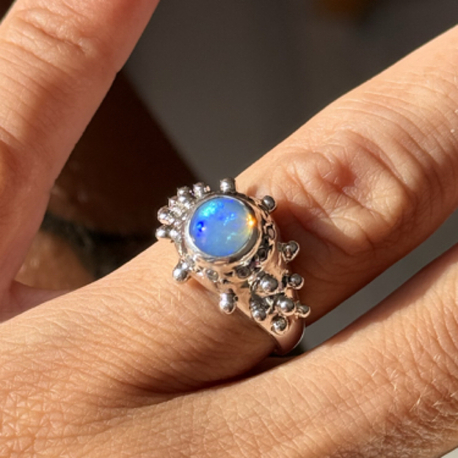Opal güverse yüzük